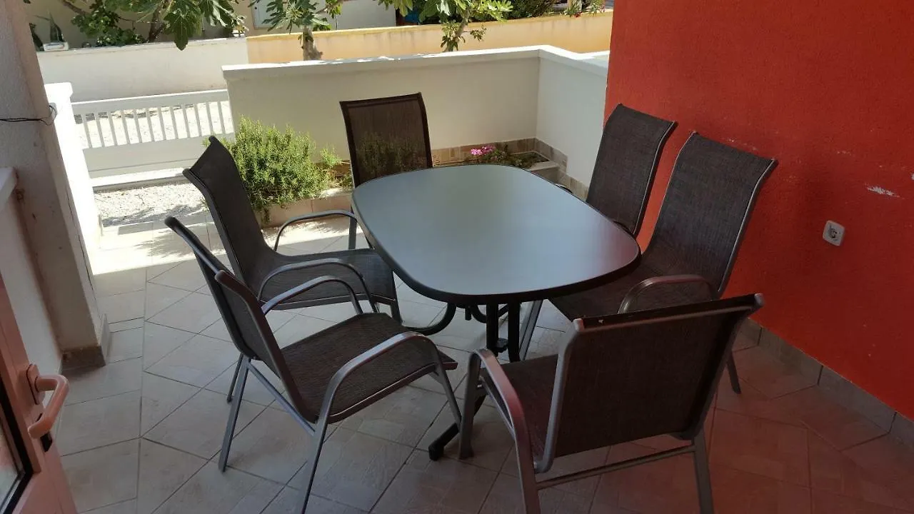 Apartament Haus Zarko Vir
